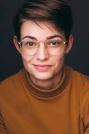 Lizzie Conrad's Instagram, Twitter & Facebook