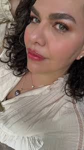 Flora Ramos (@floraramose)