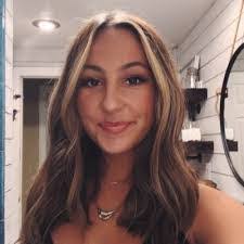 Stephanie Ermel's Instagram, Twitter & Facebook