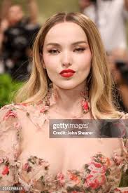 9,513 Dove Cameron Dove Cameron Photos & High Res Pictures