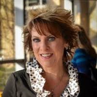 Lisa Maurice's Instagram, Twitter & Facebook