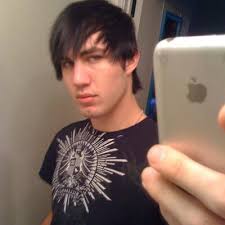 Alex Clement (@iamalexanxiety)