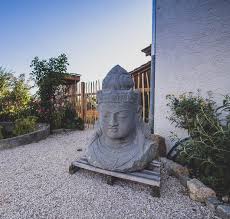 Check spelling or type a new query. Riesige Auswahl Von Buddha Statuen Und Gartenskulpturen Aus Stein