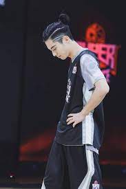 Wáng hè dì , sinh ngày 20 tháng 12 năm 1998) là một diễn viên, ca sĩ, rapper và người mẫu người trung quốc. Ghim Cá»§a Pmlinhnh Tren VÆ°Æ¡ng Háº¡c Ä'á»‡ VÆ°Æ¡ng