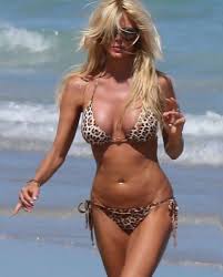 Victoria silvstedt seen doing a photoshoot on her hotel balcony during her stay in miami, florida. Victoria Silvstedt On Twitter Hello Beautiful September Labourdayweekend