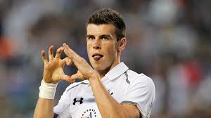His dad's name is frank (school caretaker) and his mom's name is debbie (operations manager). Real Madrid Star Gareth Bale Still Considers Himself A Tottenham Fan