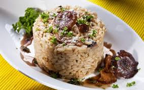Si fa un risotto normale. Ricetta Del Timballo Di Riso Ai Funghi Ecomesifa It Guide E Tutorial Scopri Come Fare Riso Ai Funghi Ricette Idee Alimentari