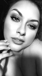 Daniela Egas (@danielamegas)