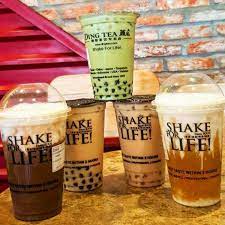 Taiwan S Ding Tea Pouring Into Spring Mountain Eater Vegas