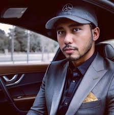 Extremely Catastrophic Super Typhoon #RollyPH (#GONI)* has maintained its  strength as it moves closer to Catanduanes, endangering the Bicol Region  with violent winds and extreme rainfall. Landfall is now imminent over  Catanduanes