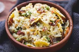 Have you tried farfalle w/ chicken & roasted garlic at the cheesecake factory? Creamy Roasted Garlic Chicken Bacon Farfalle Pasta Food Photo Shoot Steemkr