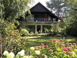 Get the ratings & reviews, maps of nearby attractions & contact details. Verkauft Idyllisches Einfamilienhaus Am Park In Berlin Zehlendorf Sucht Frohliche Familie Mogling Immobilien Berlin