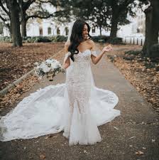 19 Sexy Wedding Dresses For The Bold Bride