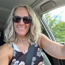 Stephanie Richey's Instagram, Twitter & Facebook