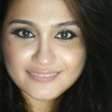 Kimberly Burbank's Instagram, Twitter & Facebook