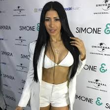 Maybe you would like to learn more about one of these? Simaria Mendes Diz Por Que Marido Espanhol Que Ela Conheceu No Orkut Hoje Mora Na Europa Redetv