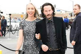 PsBattle: Keanu Reeves walking with Alexandra Grant : r/photoshopbattles