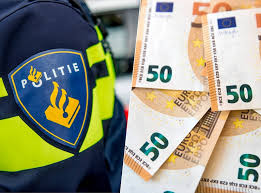 Vrouw raakt duizenden euro’s kwijt aan ‘bekende zanger’, maar weigert relatie te verbreken