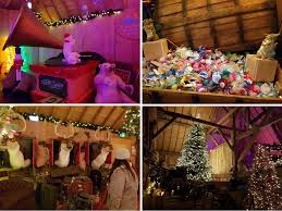 Toute l'équipe du grand parc d'andilly vous souhaite que la magie de noël perdure autour de vous ﻿ ﻿ Le Hameau Du Pere Noel Existe Et En Plus Il Est En France