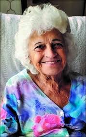 Lorena Mckee's Instagram, Twitter & Facebook