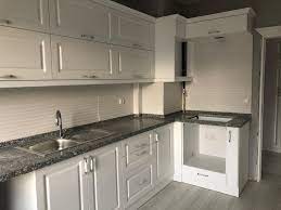 Kullanacağınız tüm alanlar için uygun bir modeldir. Tuna Mimarlik Mutfak Acik Plan Mutfak Yerlesimi Ipek Mat Lake Ve Granit Hisar Gri Modern Kitchen Design Kitchen Design Modern Kitchen