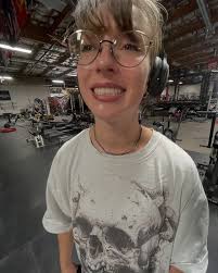 Would you mind if I…..dump here, m'lady? 🧙 ✨ . . . #goblin #goblincore  #goblinking #gymrat #gymworkout #gymgirls #gymgoals #rennaissance #fitness  #muscle #strongwomen