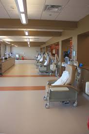 Pin De Alejandra Terron Em Hospitales Em 2020 Arquitetura Hospitalar Divisorias De Madeira Clinica Infantil