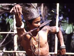 Bagian timur terdiri dari 2 negara bagian, yaitu sabah dan serawak. Ijsobpxzldzesm