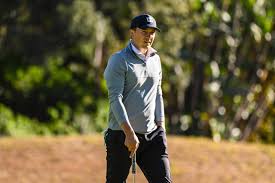 Presumably, this is the grip spieth put in at the 2019 masters, per wall. Jordan Spieth Replaced His Putter Grip Probably Because The Old One Is Falling Apart Golf News And Tour Information Golf Digest