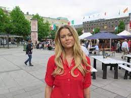 Nu väljer cissi wallin att ge ut den ändå. 16 Ariga Gavletjejen Som Hyllas Av Hollywood Bloggare