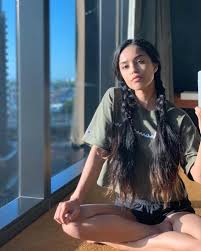 Valkyrie castellano is an defensive operator featured in the operation dust line expansion for rainbow six siege. Top 5 Most Skillful And Most Beautiful Female Fortnite Players