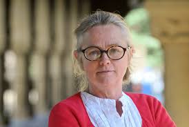 Susan Holmes's Instagram, Twitter & Facebook