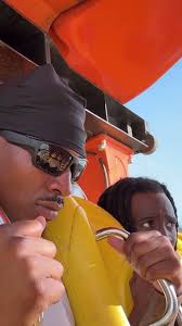 Kai Cenat Starts Yelling For Duke Dennis As They Ride A Roller Coaster At  Six Flags