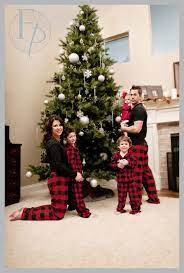 Family Photo In Front Of Christmas Tree Christmas Photography Christmas Backdrops Family Christmas Pictures