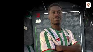 Jogador morre após mal súbito em campo e comove o futebol português