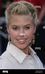 Sarah wright hi-res stock photography and images