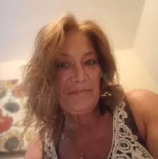 Your lip game just leveled up! 💋 Our OG Lip Lacquers got an e.l.f.ing  makeover. 😍 Now you can apply the same formula you love quicker & easier!  🙌 What's new: ✨