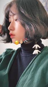 Kasahara Momona from Angerme donated her long hair to provides wigs to  children who have lost their hair because of cancer or etc. Some twitter  accounts who participated in Handshake event of