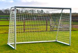 Hilfreiche infos zu den toren findest du hier. 2 X Aluminium Fussballtore Mit Netz 3m X 2m Fur Den Garten Outdoor Tor Spielfuchs Spielwaren Und Outdoor Spielzeug