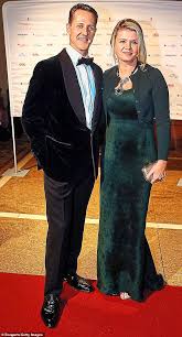Последние твиты от michael schumacher (@schumacher). 5 Let Posle Travmy Kak Zhivet Luchshij Gonshik Mira Mihael Shumaher Sejchas