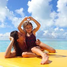 Tom and gisele, who got engaged after two years of dating, tied the knot in 2009 in a church ceremony in santa monica, ca. Tom Brady Gisele Bundchen Family Photo Album People Com