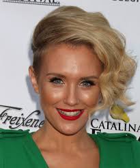 She has also appeared in the new version of the series melrose place and in three pilot episodes for the will ferrel series carpet brothers. Nicky Whelan Hairstyles Hair Cuts And Colors