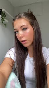 Tara Bedwell's Instagram, Twitter & Facebook