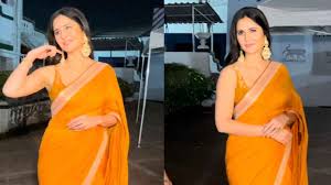 Katrina Kaif makes an alluring case for simplicity and sophistication in  bright orange saree | PINKVILLA