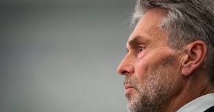 Sinds WOII is in Nederland niet zo'n oude premier aangetreden als Dick  Schoof. En hoe zit dat in het buitenland? | de Volkskrant