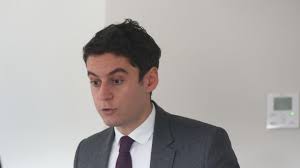Gabriel attal se dit «heurté» par le dernier numéro de valeurs actuelles, dans lequel il s'exprime longuement. Covid 19 Pour Gabriel Attal Il Est Possible De Reflechir A Allonger Les Vacances D Hiver