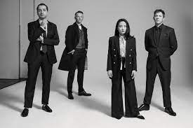 Bad banks is a german series created by oliver kienle. Erfolg In Serie Die Bad Banks Macher Verraten Wie Man Eine Grosse Idee Umsetzt Gq Germany