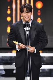 그와 동기인 kbs 공채 개그맨 7기에는 김국진, 김용만, 유재석 등 최고의 스타들이 이름을 올렸다. ê¹€ì¢…êµ­ ëŒ€ìƒ ëŸ°ë‹ë§¨ 10ë…„ì— ì´ë£¬ ì¾Œê±° ìœ ìž¬ì„ ê°•í˜¸ë™ ë•ë¶„ ìŠ¤íƒ€íˆ¬ë°ì´