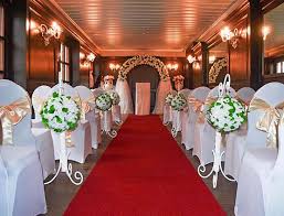 Ein großer akzent oder sekundäre farbe. Roter Teppich Mieten Hochzeitsdekoration Rund Um Ihre Hochzeit