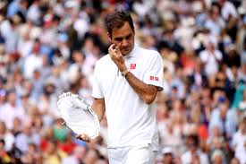Vo vyrovnanej bitke už bezmála tridsaťosemročný federer neochvejnou bojovnosťou zvrátil nepriaznivý vývoj zo stavu 0:1 aj 1:2 na sety. For Federer And His Fans A Chance To Leave Wimbledon Behind The New York Times